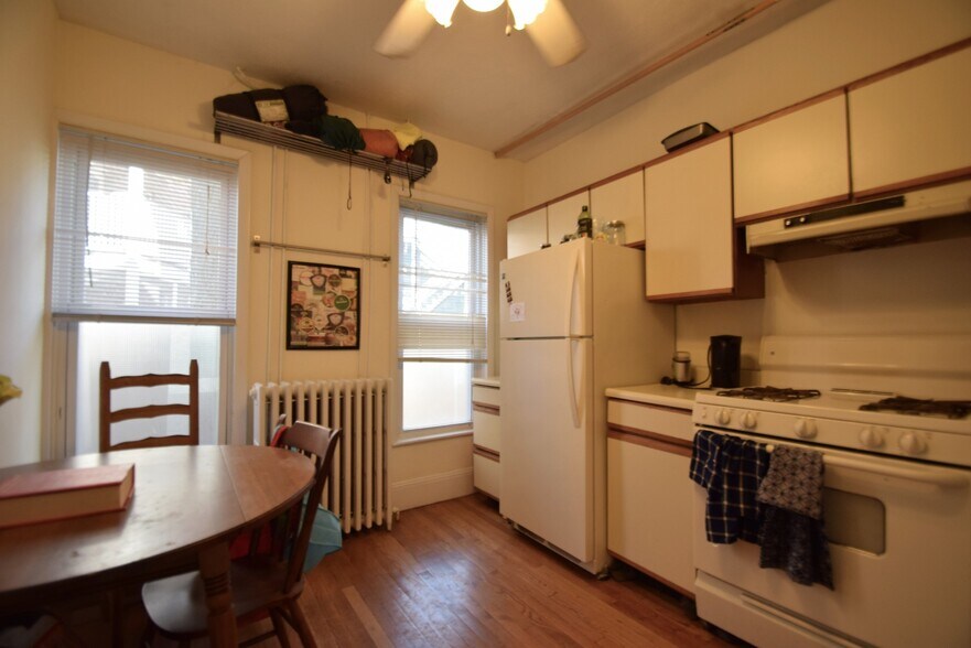 Building Photo - 35A Harvard St
