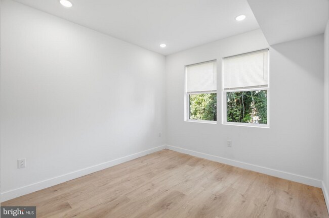Building Photo - 2326 N 16th St
