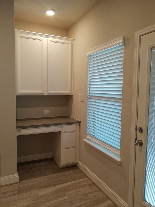 Building Photo - Brand New 3 Bedroom ~ Single Story ~ Located off Loop 1604 and Redland Rd.