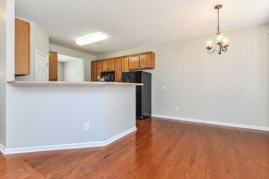 Building Photo - 1544 Cairo Way