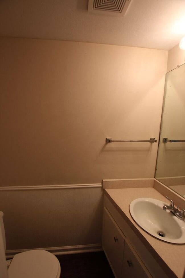 Building Photo - Available Now! 3 bedroom 2.5 bath townhome...