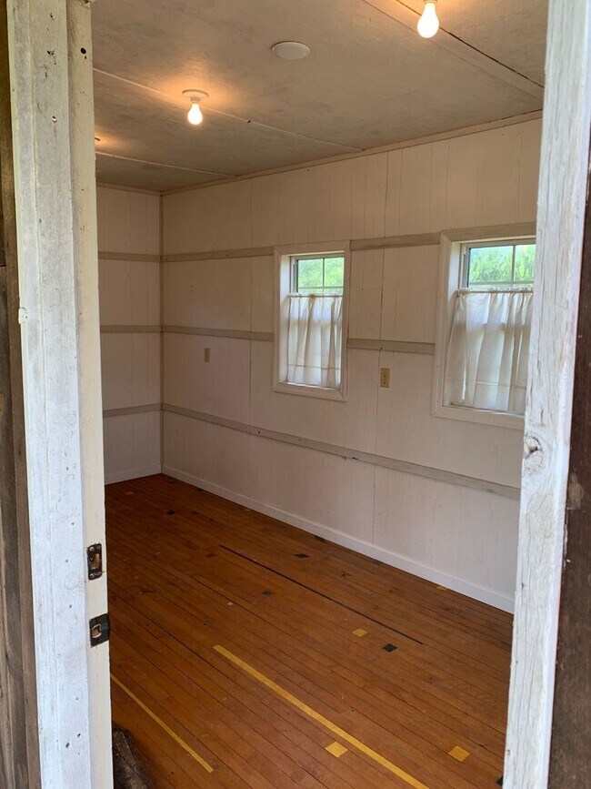 Building Photo - Unique Home and Land in Camp Hill