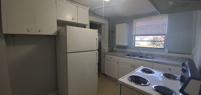 Building Photo - 1903 7th Ave S