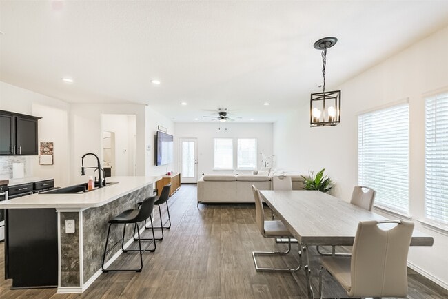 Building Photo - 14793 Hazel Br Dr