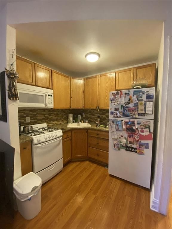 Building Photo - 124 Storms Ave