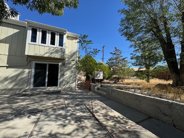 Building Photo - 5615 High Rock Way