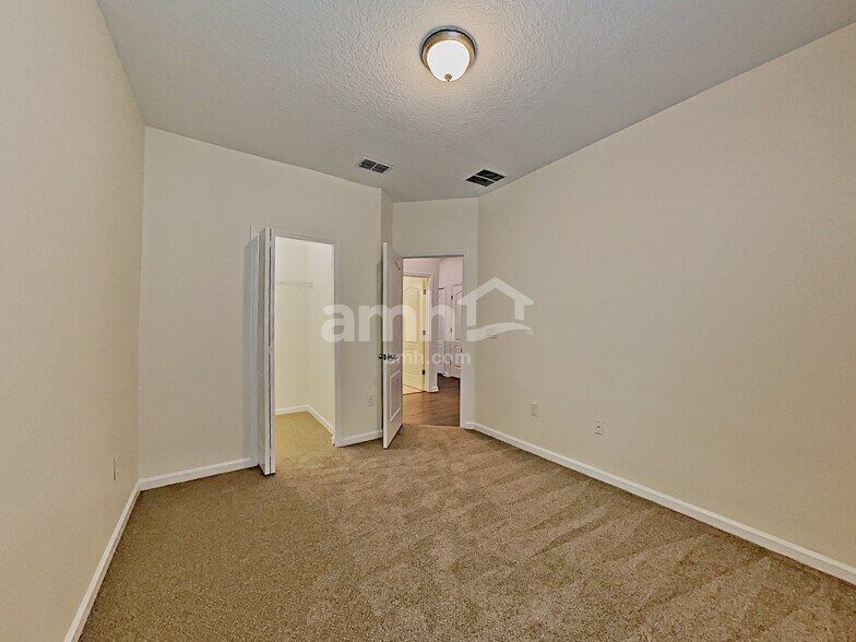 Building Photo - 16176 Magnolia Grove Way