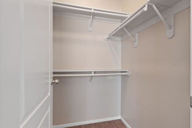 Building Photo - Fabulous Downstairs Condo at Silver Creek!