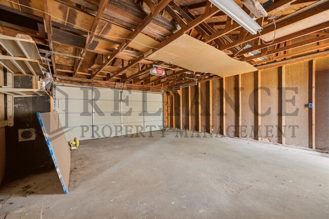 Building Photo - 322 S Jonathan St