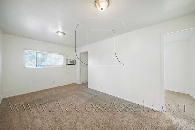 Building Photo - Charming Home in Historic Downtown Lake Elsinore!