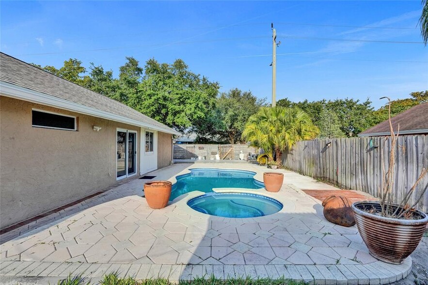 Building Photo - 8200 NW 52nd Ct