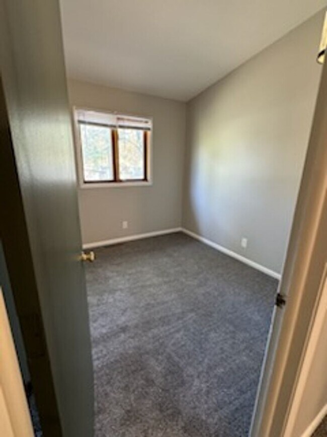 Building Photo - Schedule a Showing Today!!!