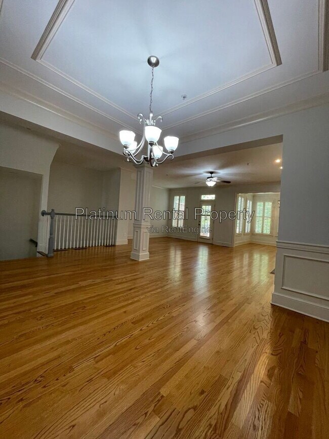 Building Photo - 1875 Adagio Dr