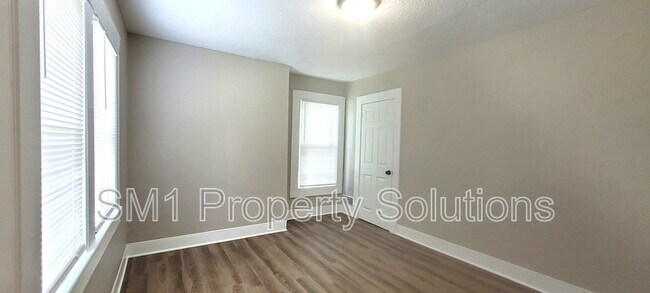Building Photo - 1306 Pearson St