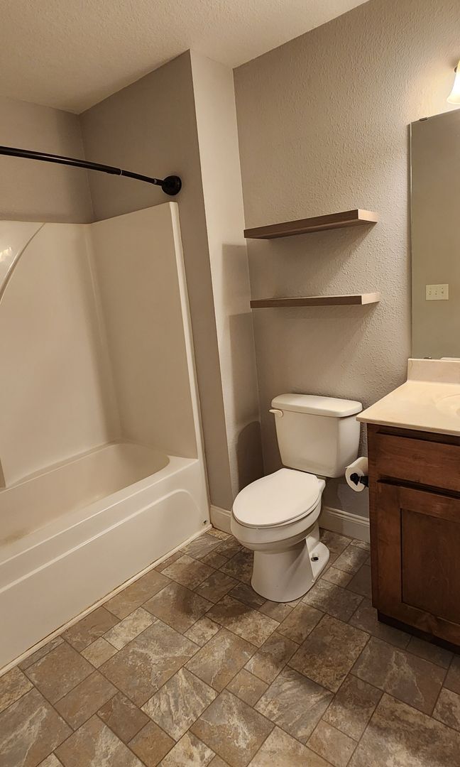 Building Photo - Location, Location, Location. 3 bedroom / 2 bath *Unfurnished* Available for 12 month lease