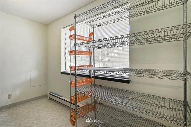 In unit washer and dryer - 8017 196th St SW