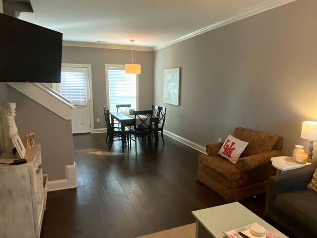 Building Photo - 4 Bedroom 4 Bath Condo in Oxford Mississippi