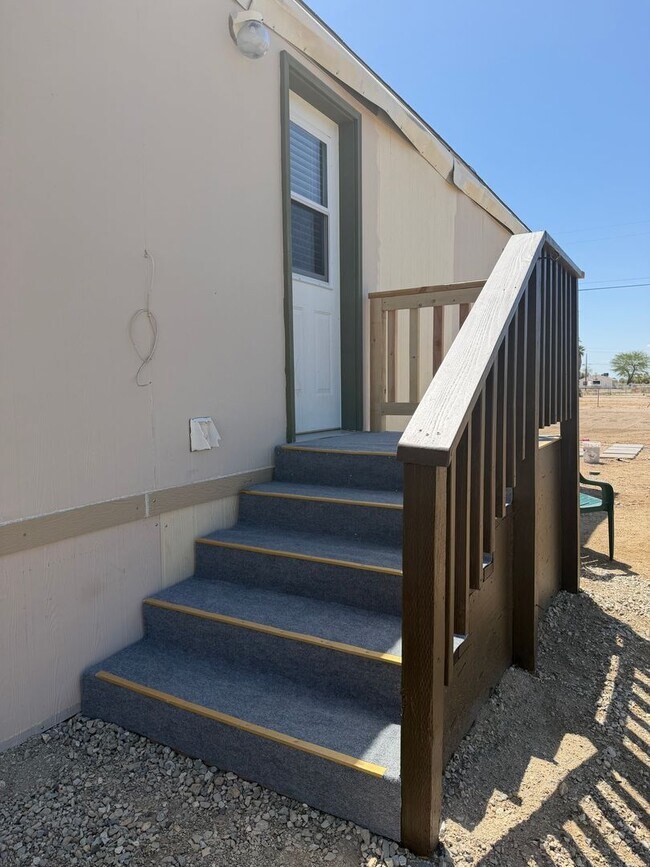 Building Photo - 255 5th St