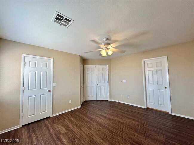 Building Photo - 7576 Jacaranda Leaf St