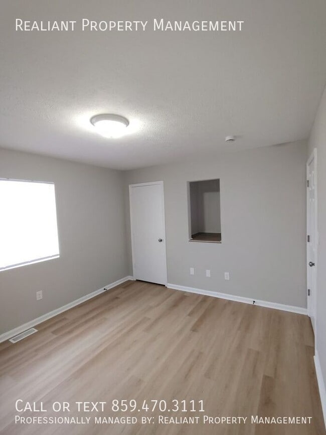 Building Photo - 31 Hurley St