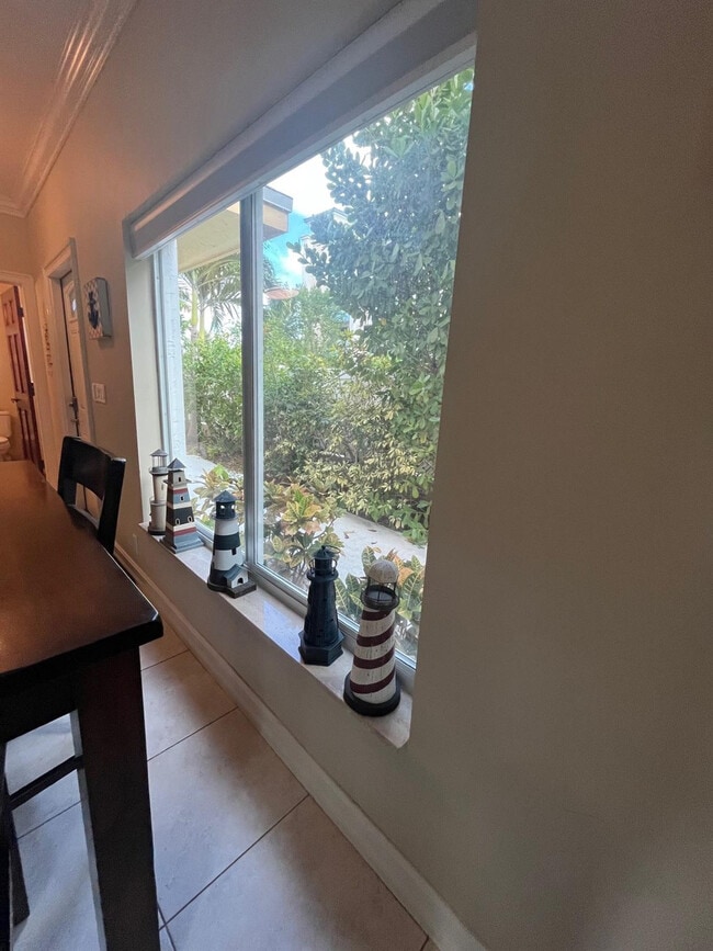 Building Photo - 1948 NE 2nd St