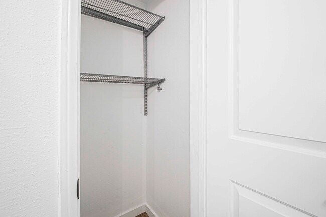 Building Photo - 8748.5 Belford Ave