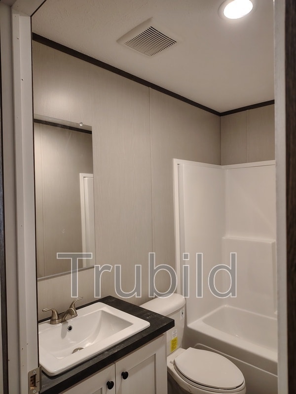 Building Photo - 4 Poole Cir