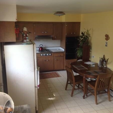 Building Photo - 9437 Burlington Ave