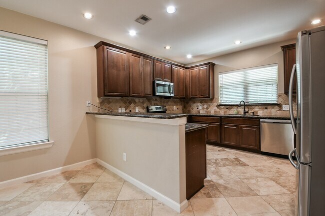 Building Photo - 10506 Chateau Ln