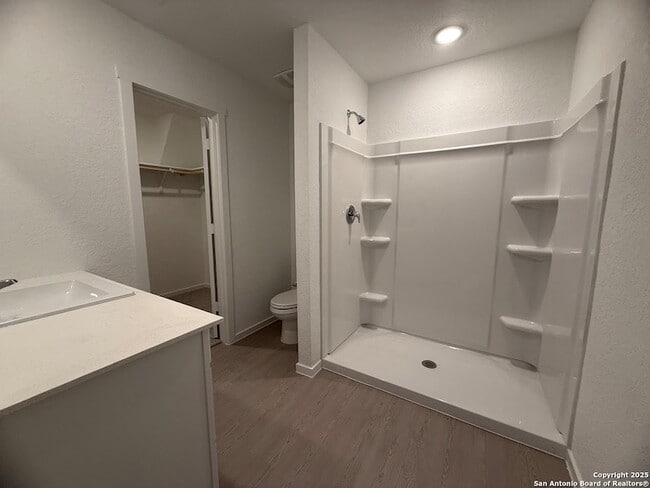 Building Photo - 252 Ottawa Wy