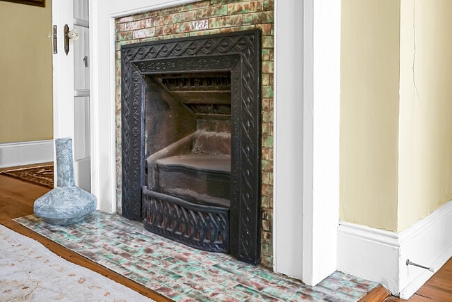 Building Photo - 6 Wentworth St