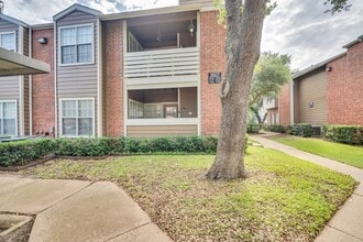 Building Photo - 3607L W Northgate Dr