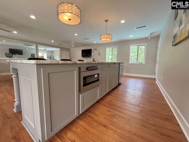 Building Photo - 6530 Davidson Rd