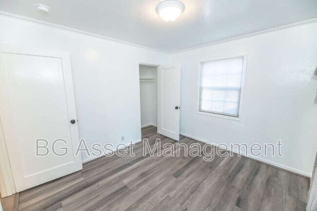 Building Photo - 1428 Monterey St