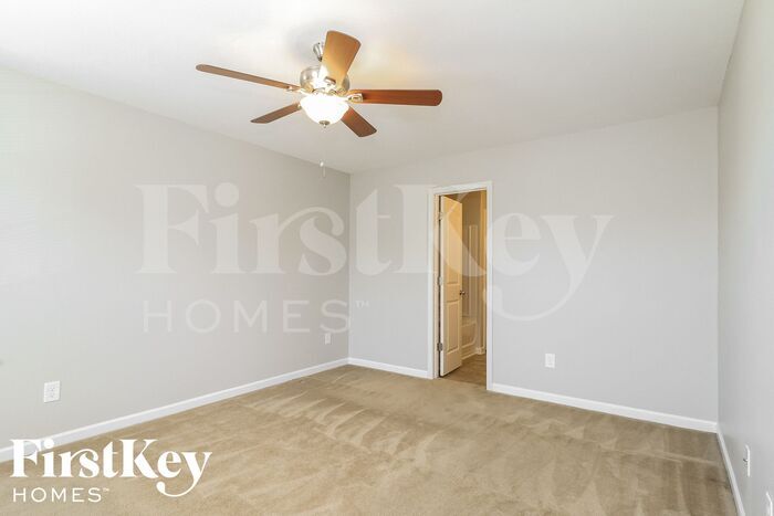 Building Photo - 4295 Kendall Farms Way
