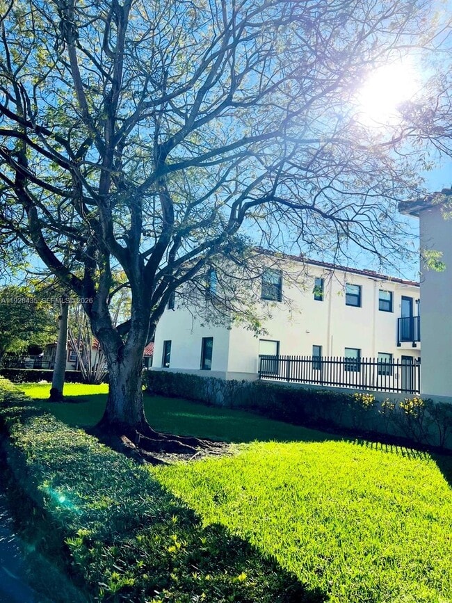 Building Photo - 4204 SW 14th St