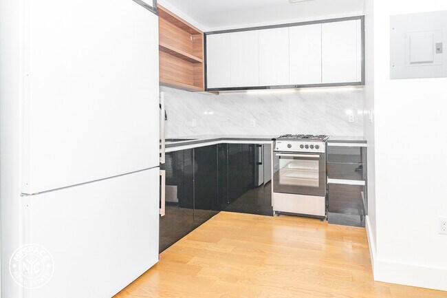 Building Photo - 581 Ocean Pkwy