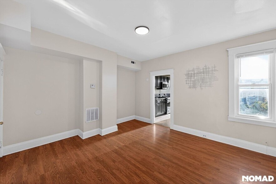 Building Photo - 3231 Phelps Ln