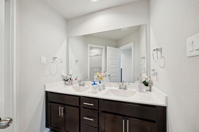 Building Photo - 21030 Albany Landing Ln