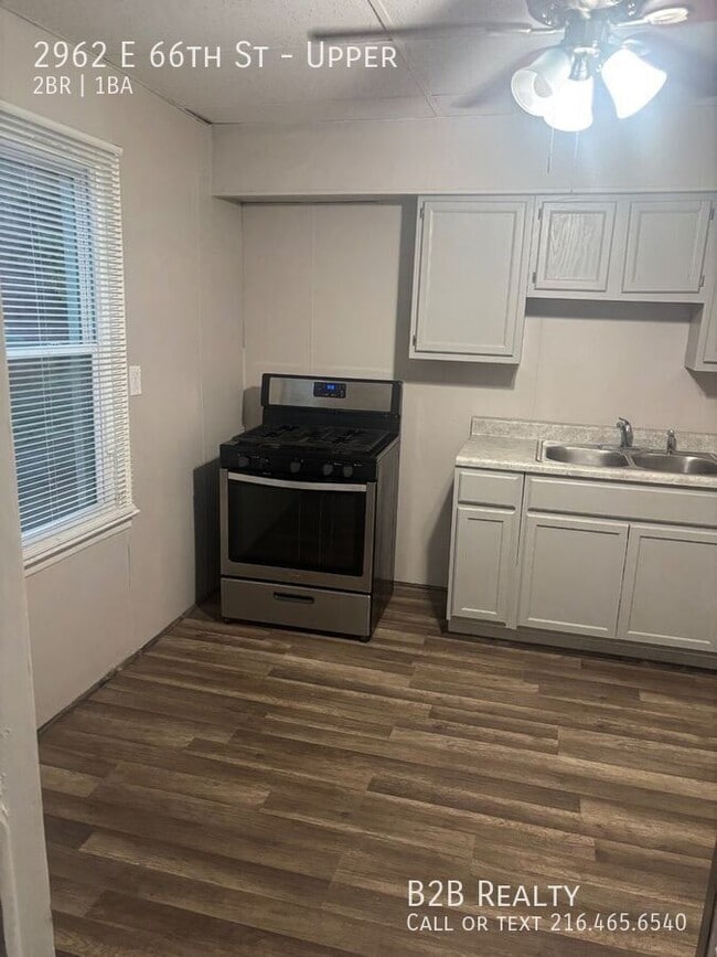 Building Photo - 2962 E 66th St