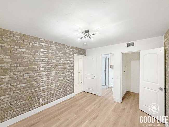 Building Photo - Stunning 3BD/3BA W/ A/C, Attached Garage, and In-Unit Laundry in Pacific Beach!