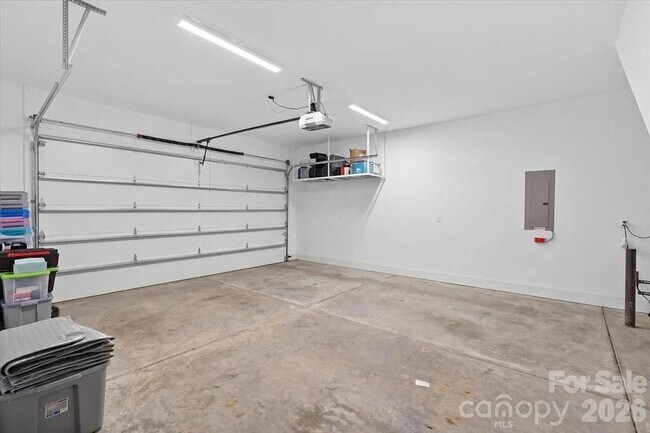 Building Photo - 120 Mattoon St