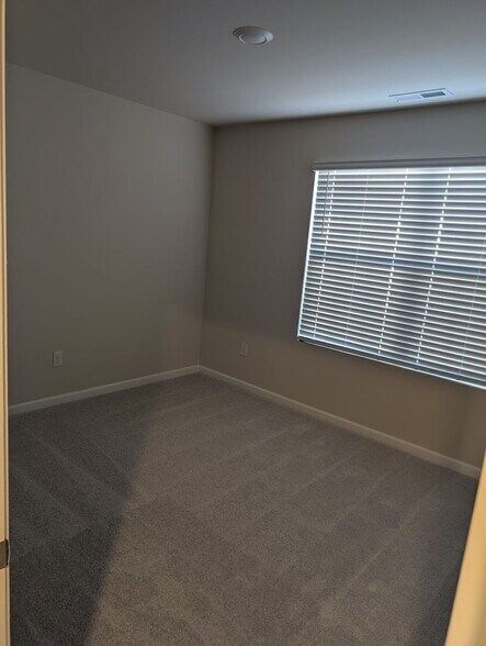 Building Photo - 1809 Autumn Mist Dr