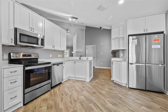 Building Photo - 19630 San Gabriel Dr
