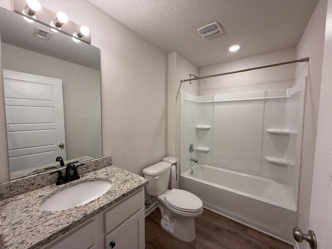 Building Photo - 4 Bedroom 2 Bath Home for Rent in Birch Run Subdivision! Energy Efficient Solar Panels to Help Lo...