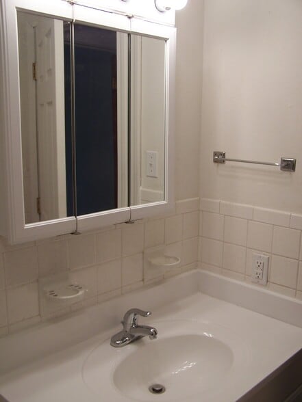 Full bathroom vanity, etc - 1401 University Ave