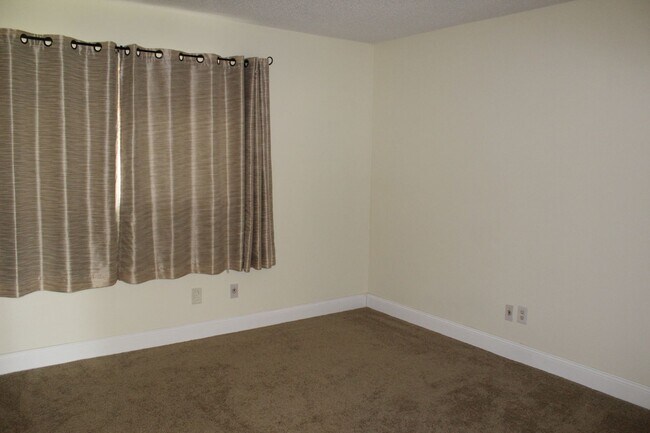 Building Photo - Gorgeous one bedroom unit with balcony
