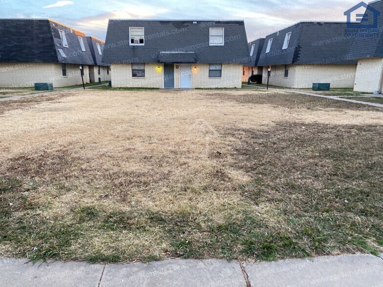 Building Photo - 2111 NW Lindy Ave