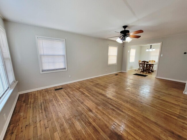 Building Photo - 2003 16th St