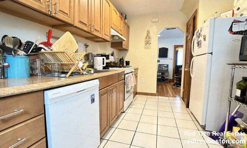 Building Photo - 27 S Crescent Circuit